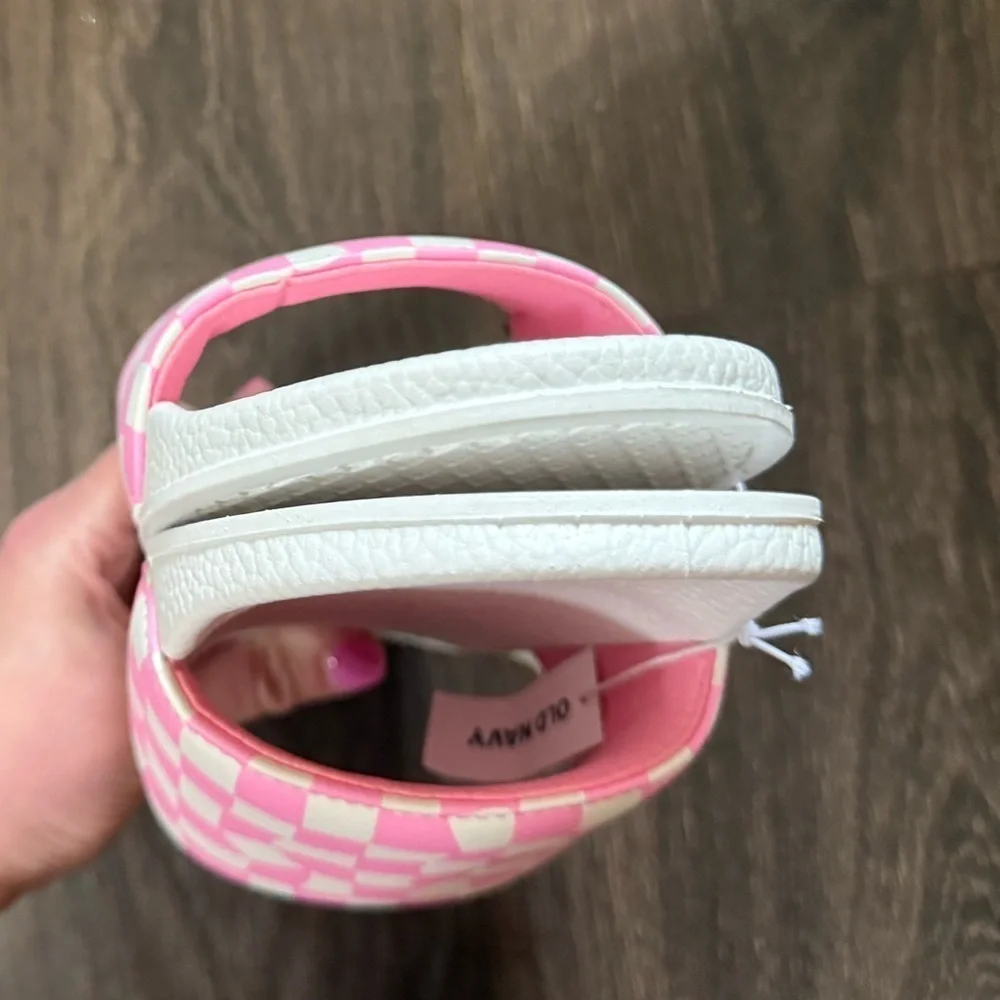 Old Navy Pink and White Checkered Slide Sandals